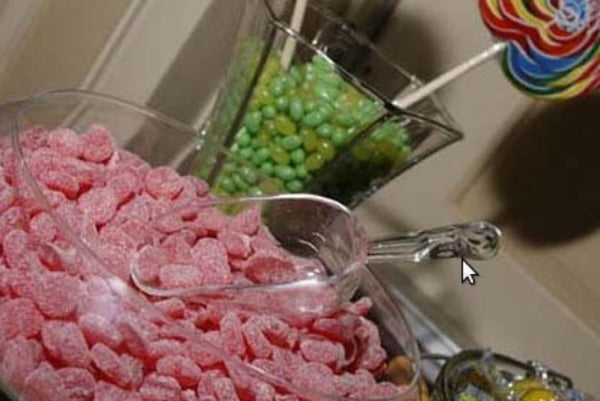3 oz acrylic clear scoops to your candy buffet. CandyBuffetScoops.com