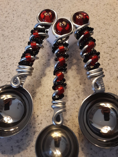 Scoops: Unique one-of-a-kind handmade beaded coffee scoop with premium quality glass beads and components. Red / Red / Black  AL Crismson Tide.