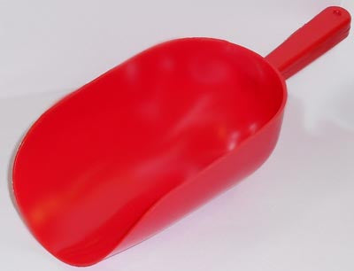 Scoops: 16 oz. large plastic scoops in Red